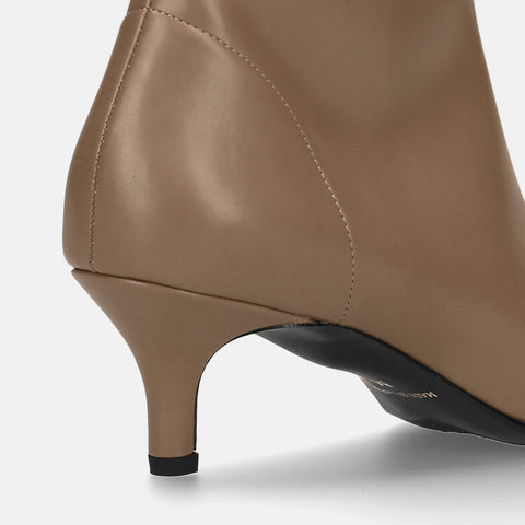 35% OFF: Pointed toe short boots (5736) dark greige