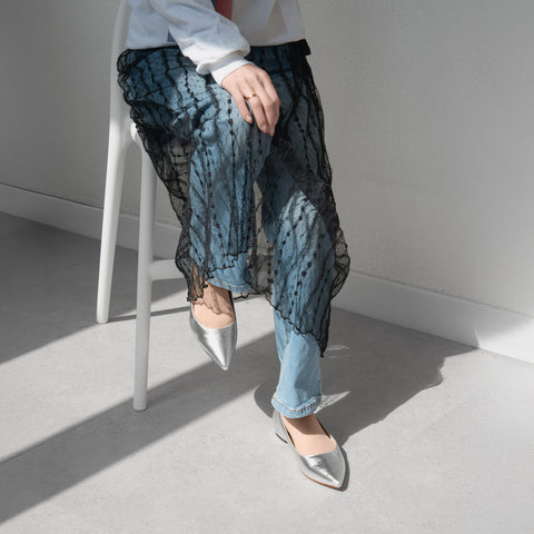 10% OFF: 2024SS: iCoN COLORS: Pointed Toe Smooth Flat Shoes (C20143) Silver