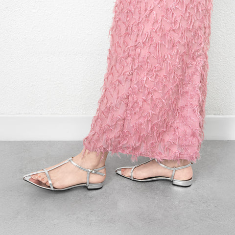 2026SS：Tストラップ ポインテッド フラットサンダル（m17001）シルバー/mamian（マミアン）